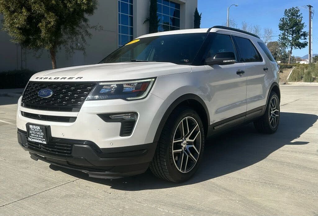 2018 FORD Explorer