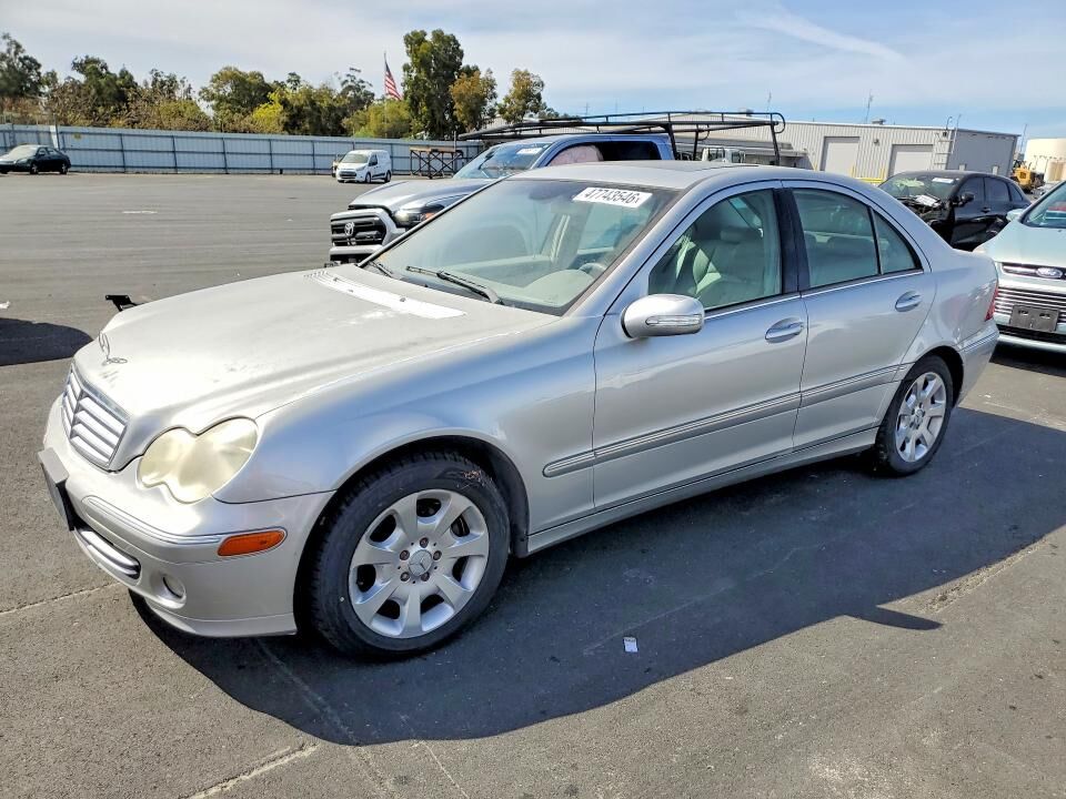 2005 MERCEDES-BENZ C-Class