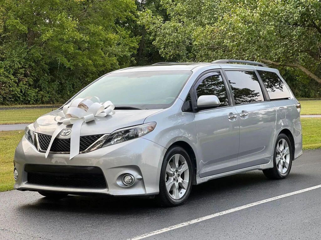 2013 TOYOTA Sienna
