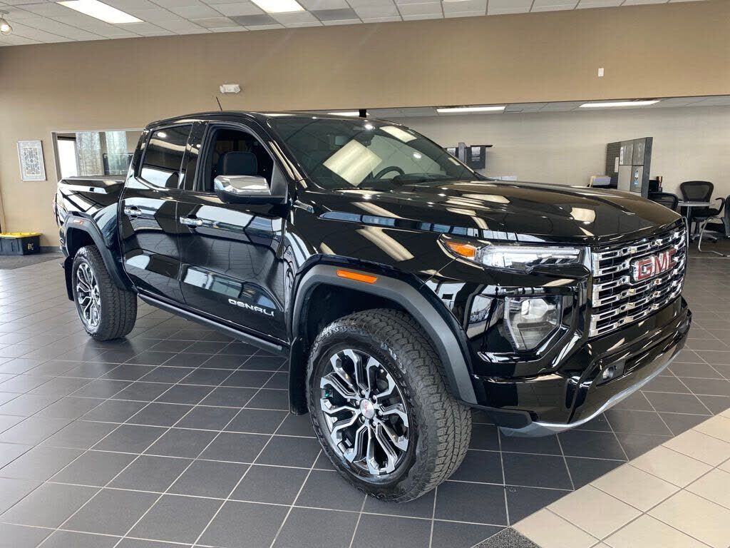 2024 GMC Canyon