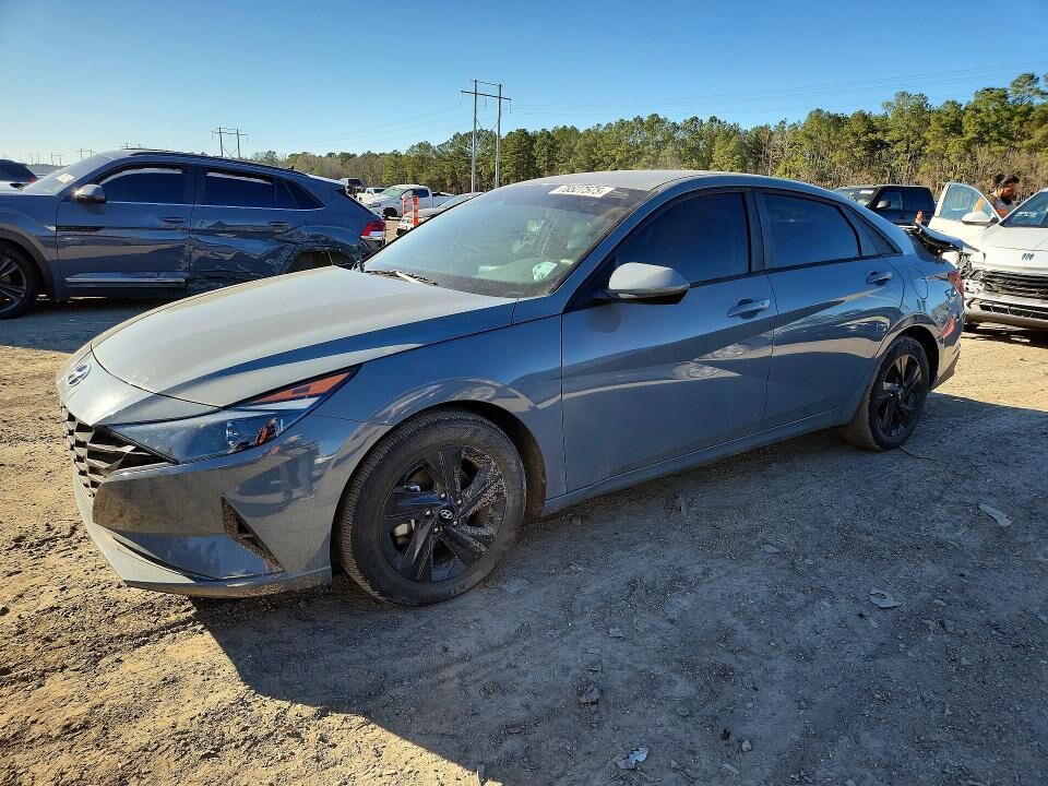 2022 HYUNDAI Elantra