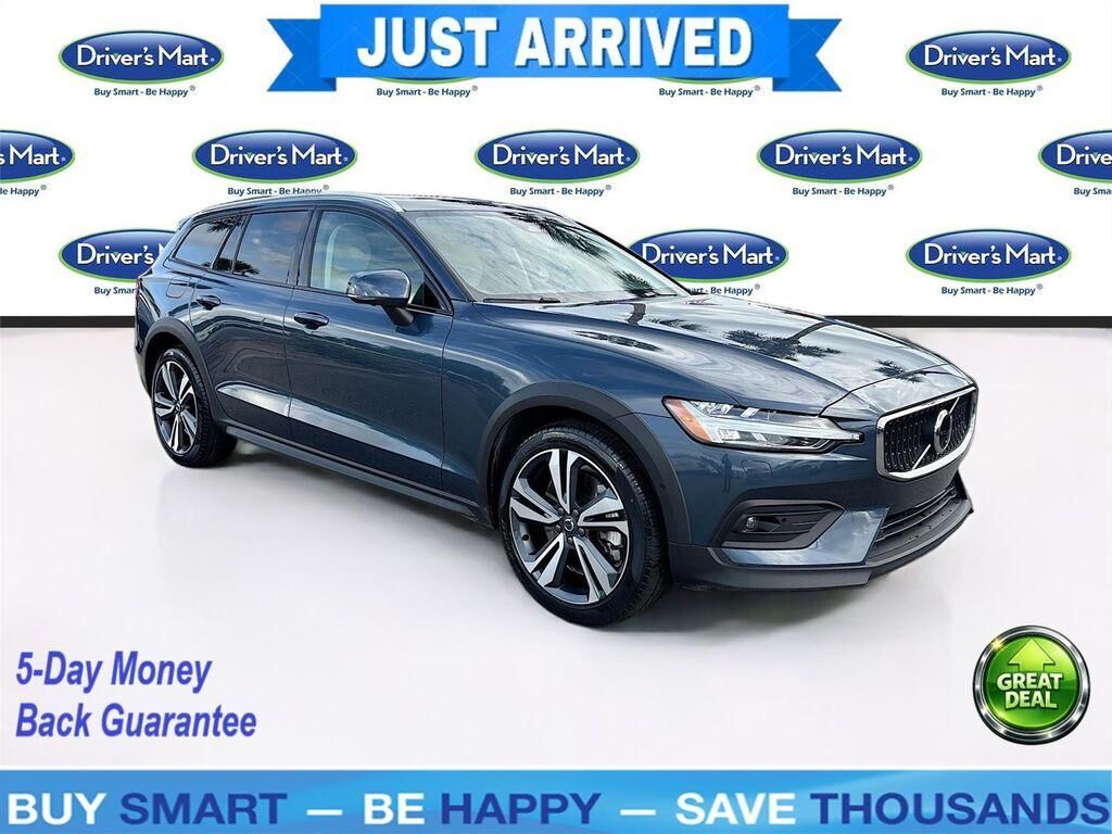 2025 VOLVO V60CC