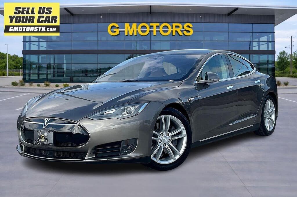 2015 TESLA Model S