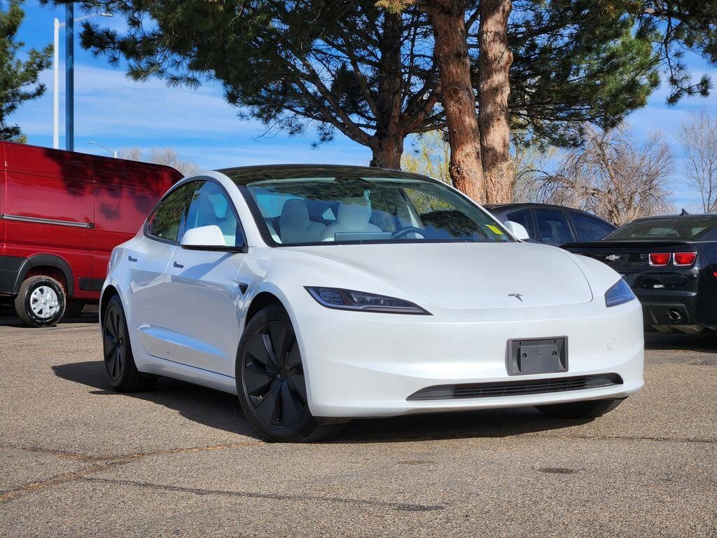 2025 TESLA Model 3