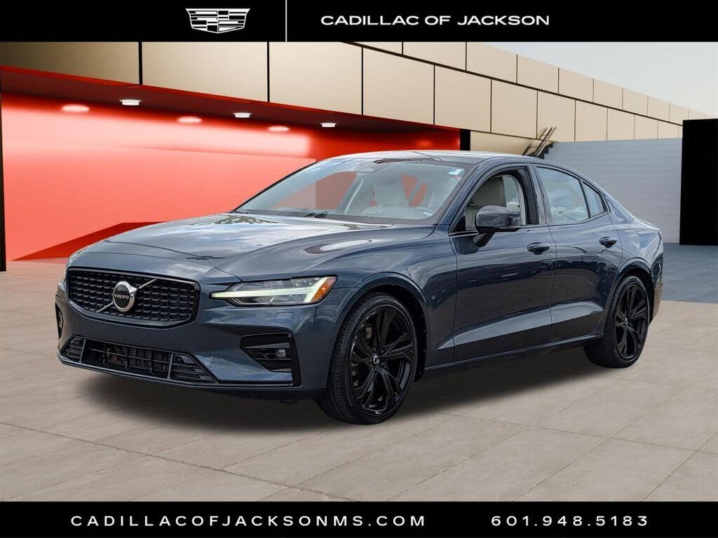 2024 VOLVO S60