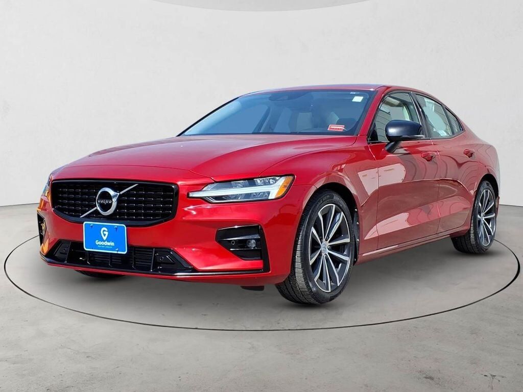 2021 VOLVO S60