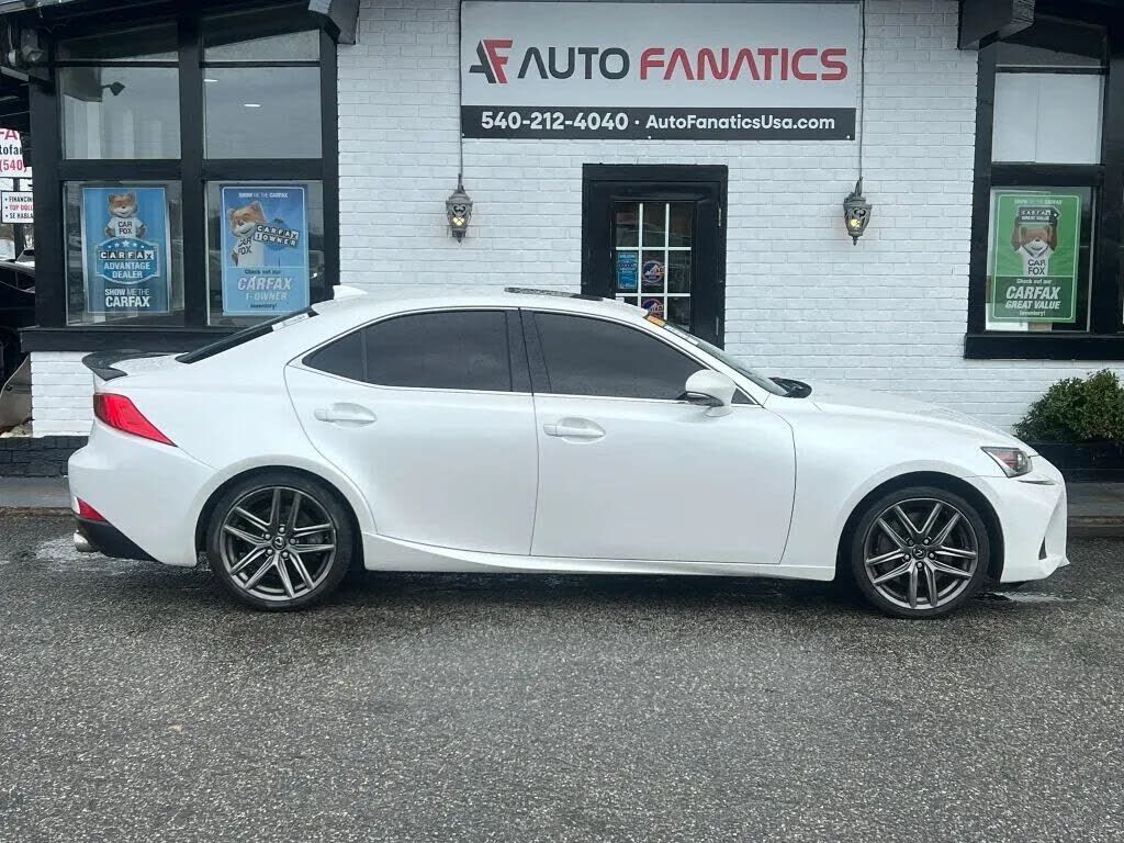 2019 LEXUS IS