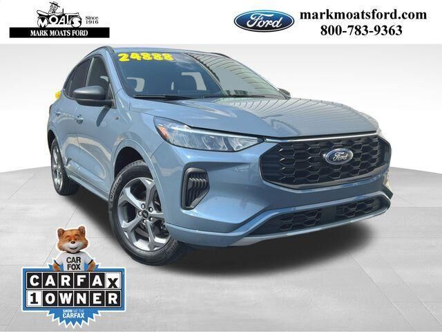 2024 FORD Escape