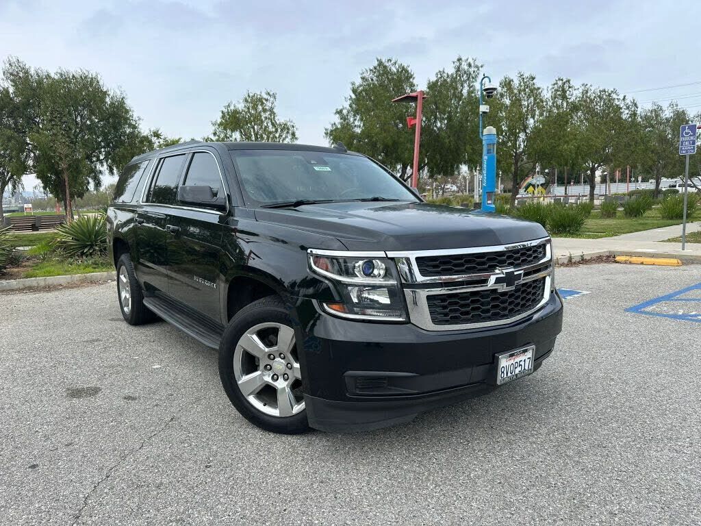 2017 CHEVROLET Suburban
