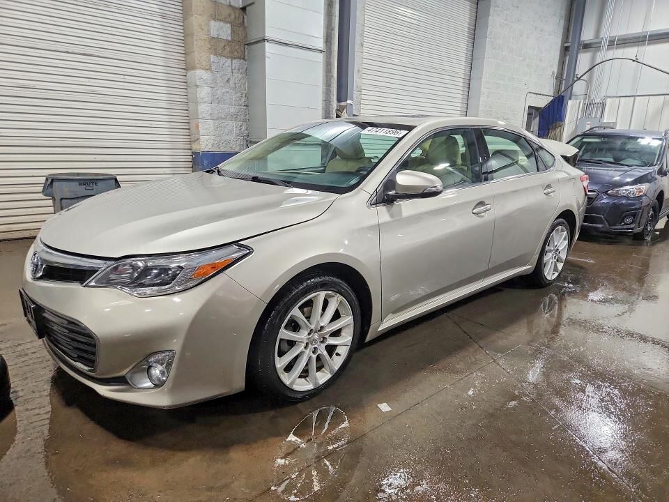 2013 TOYOTA Avalon