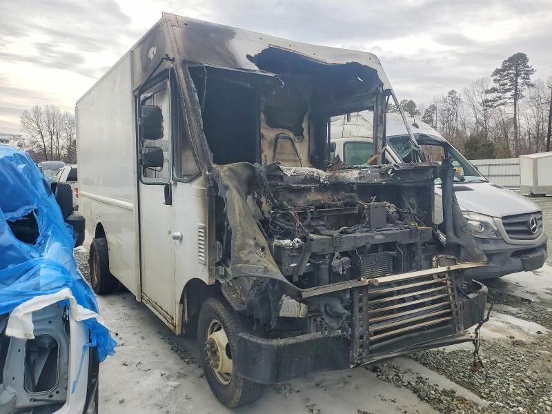 2013 FORD E-350