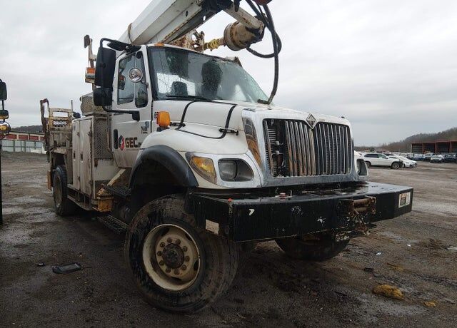 2005 INTERNATIONAL SR525