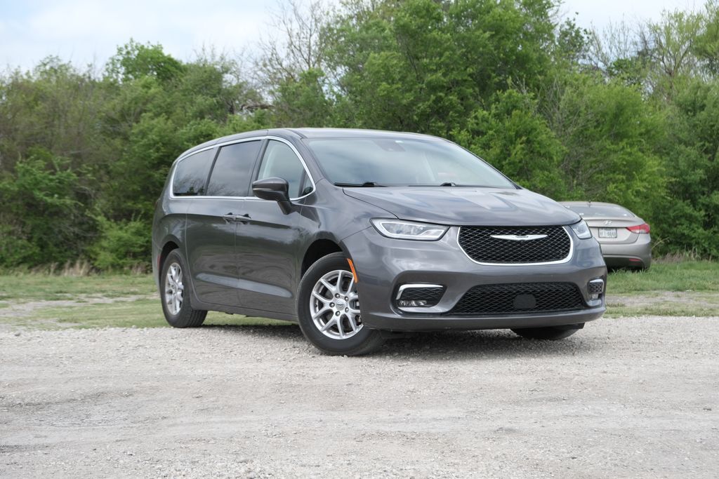 2023 CHRYSLER Pacifica
