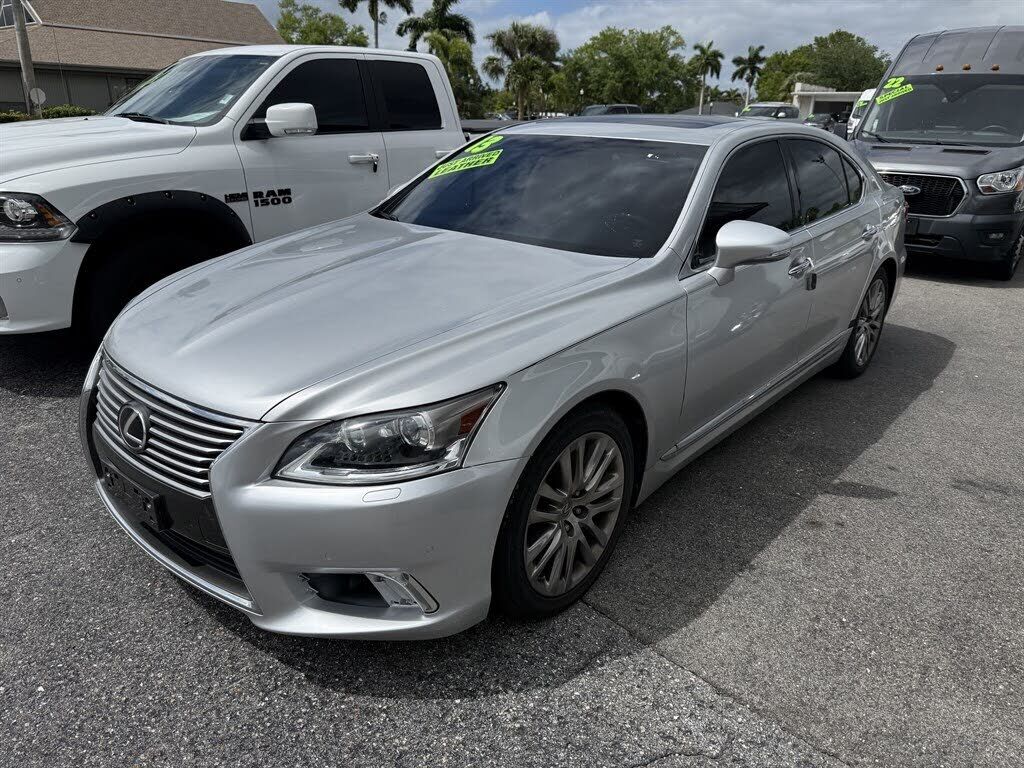 2013 LEXUS LS