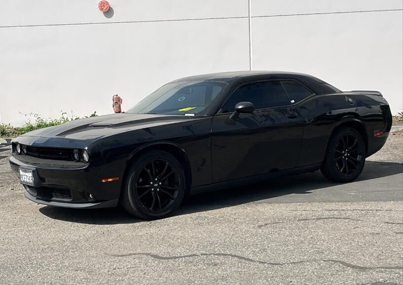 2017 DODGE Challenger