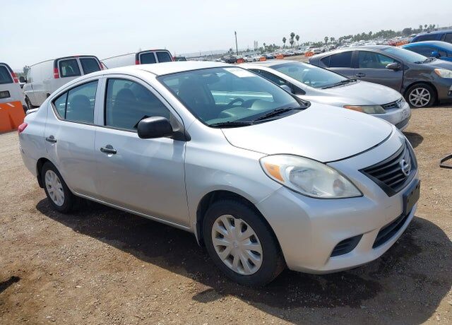 2014 NISSAN Versa