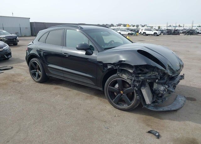2016 PORSCHE Macan