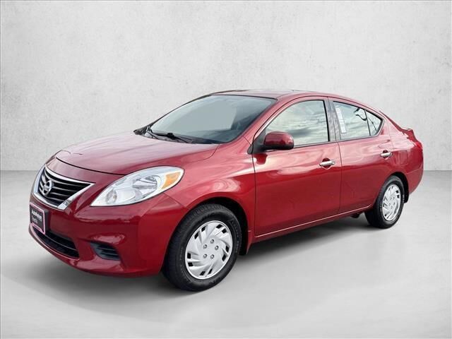2014 NISSAN Versa
