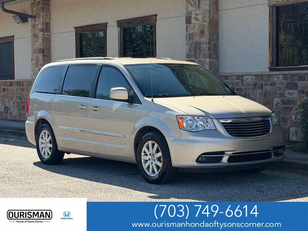 2015 CHRYSLER Town and Country