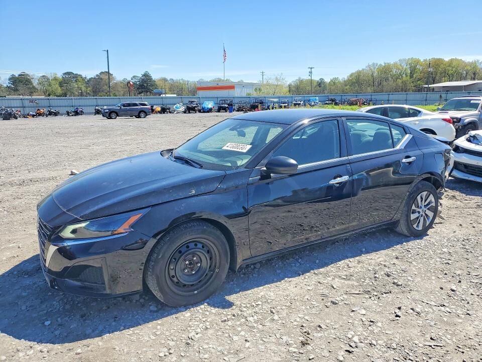 2024 NISSAN Altima