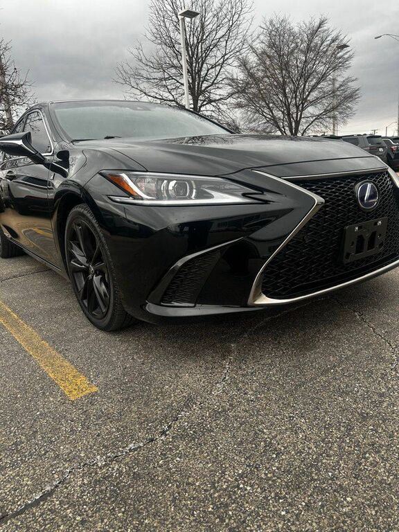 2022 LEXUS ES