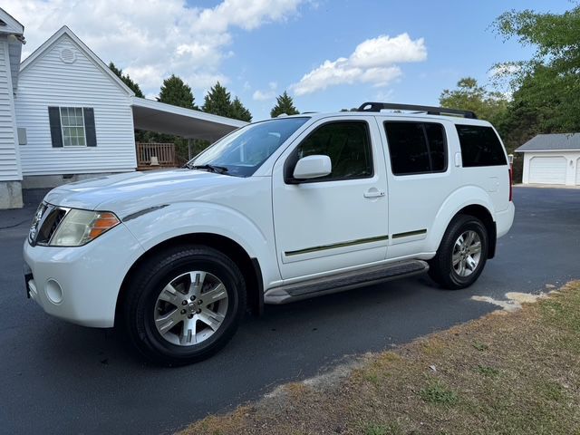 2012 NISSAN Pathfinder