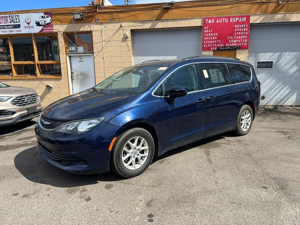 2020 CHRYSLER Voyager