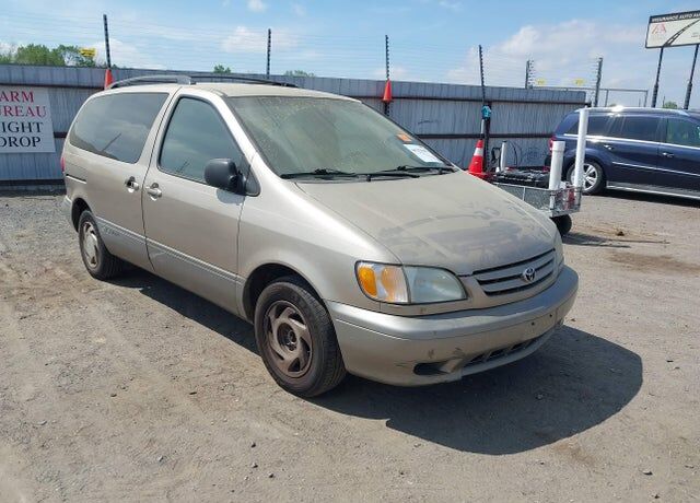 2003 TOYOTA Sienna