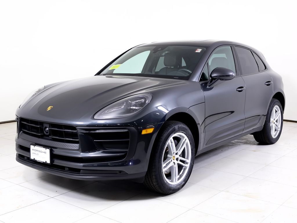 2024 PORSCHE Macan