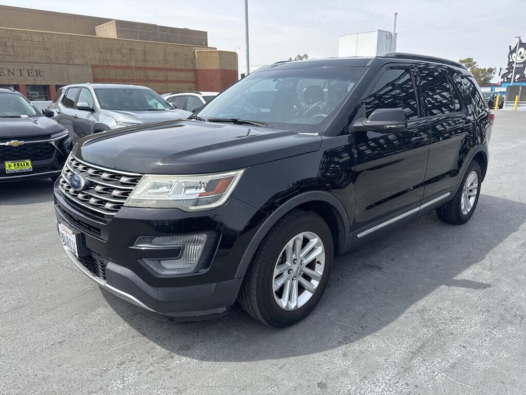 2017 FORD Explorer