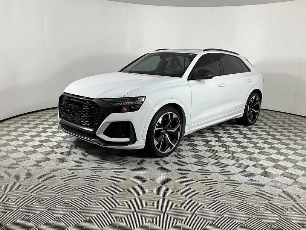 2024 AUDI RS Q8