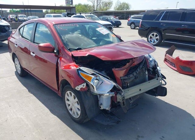 2019 NISSAN Versa