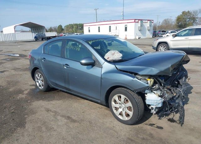 2013 MAZDA Mazda3