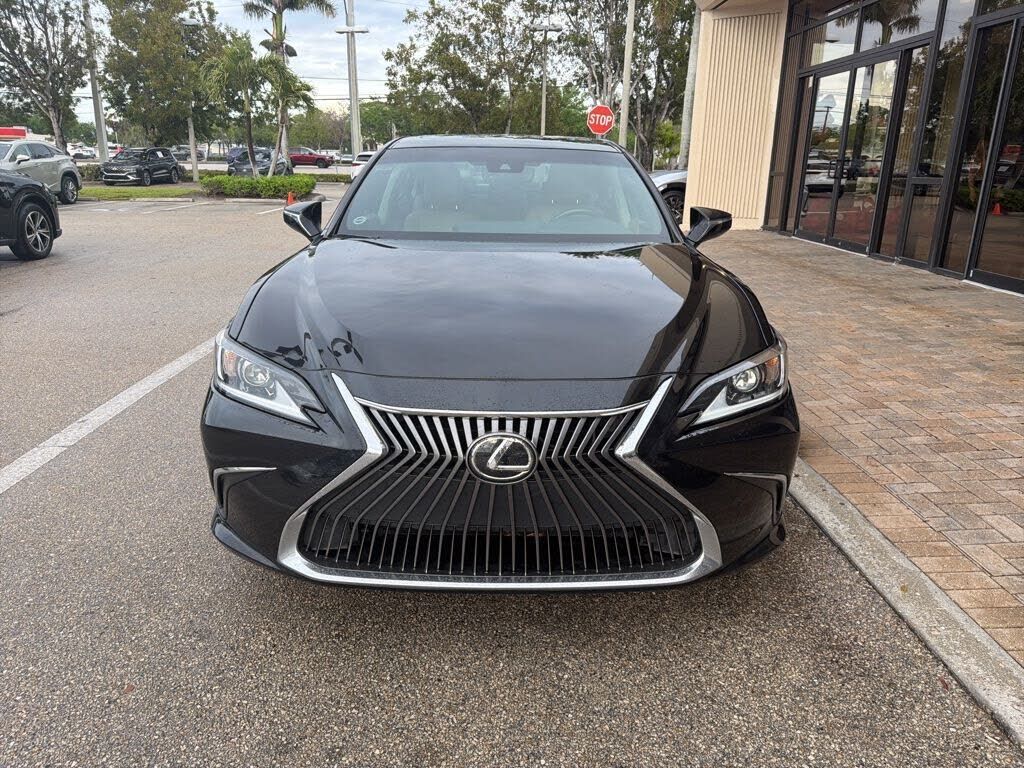 2021 LEXUS ES