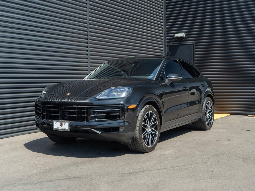 2025 PORSCHE Cayenne