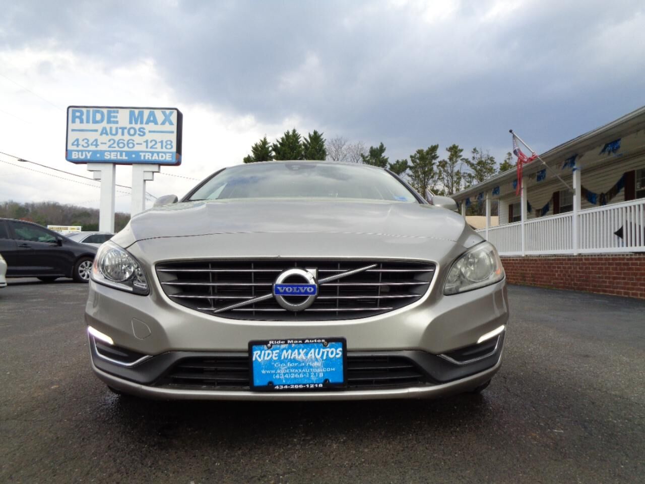 2015 VOLVO S60