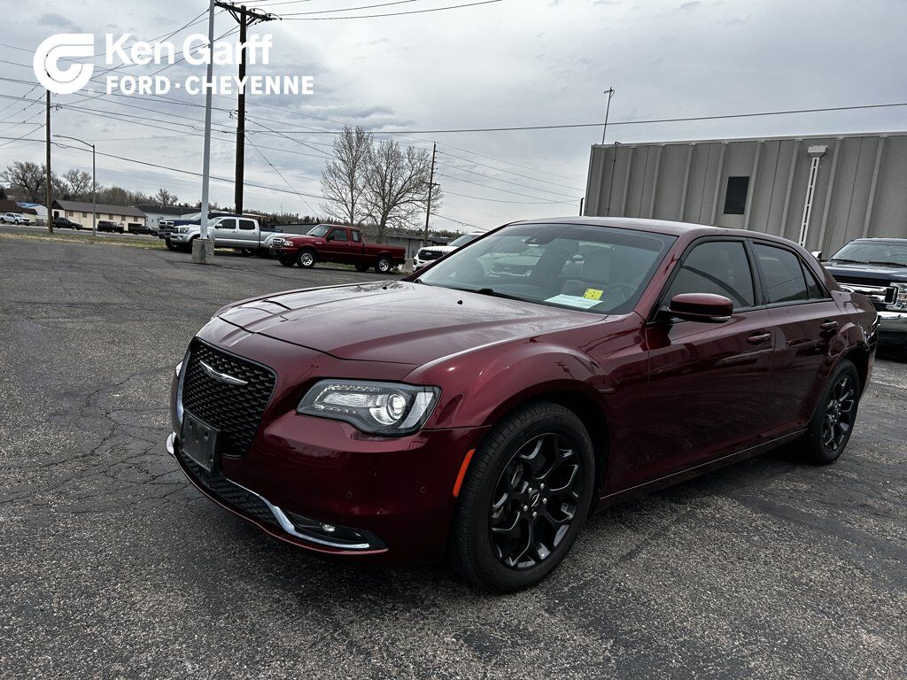 2019 CHRYSLER 300