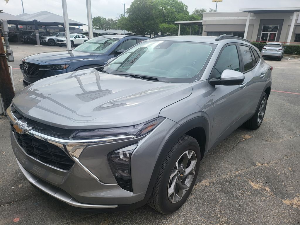 2025 CHEVROLET Trax