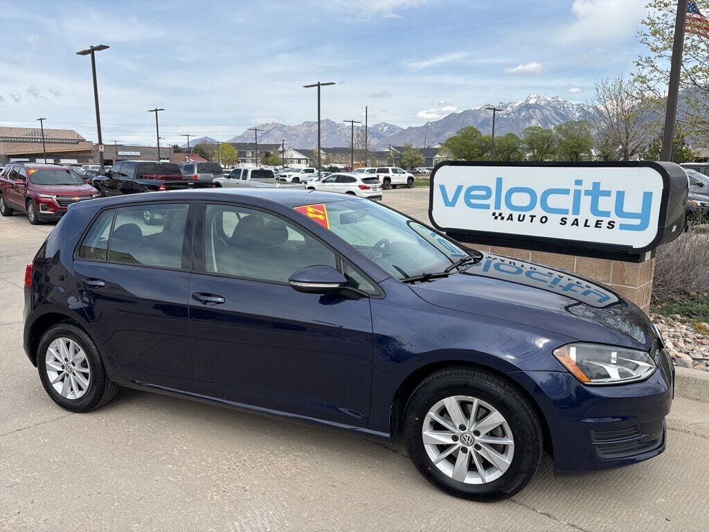 2017 VOLKSWAGEN Golf