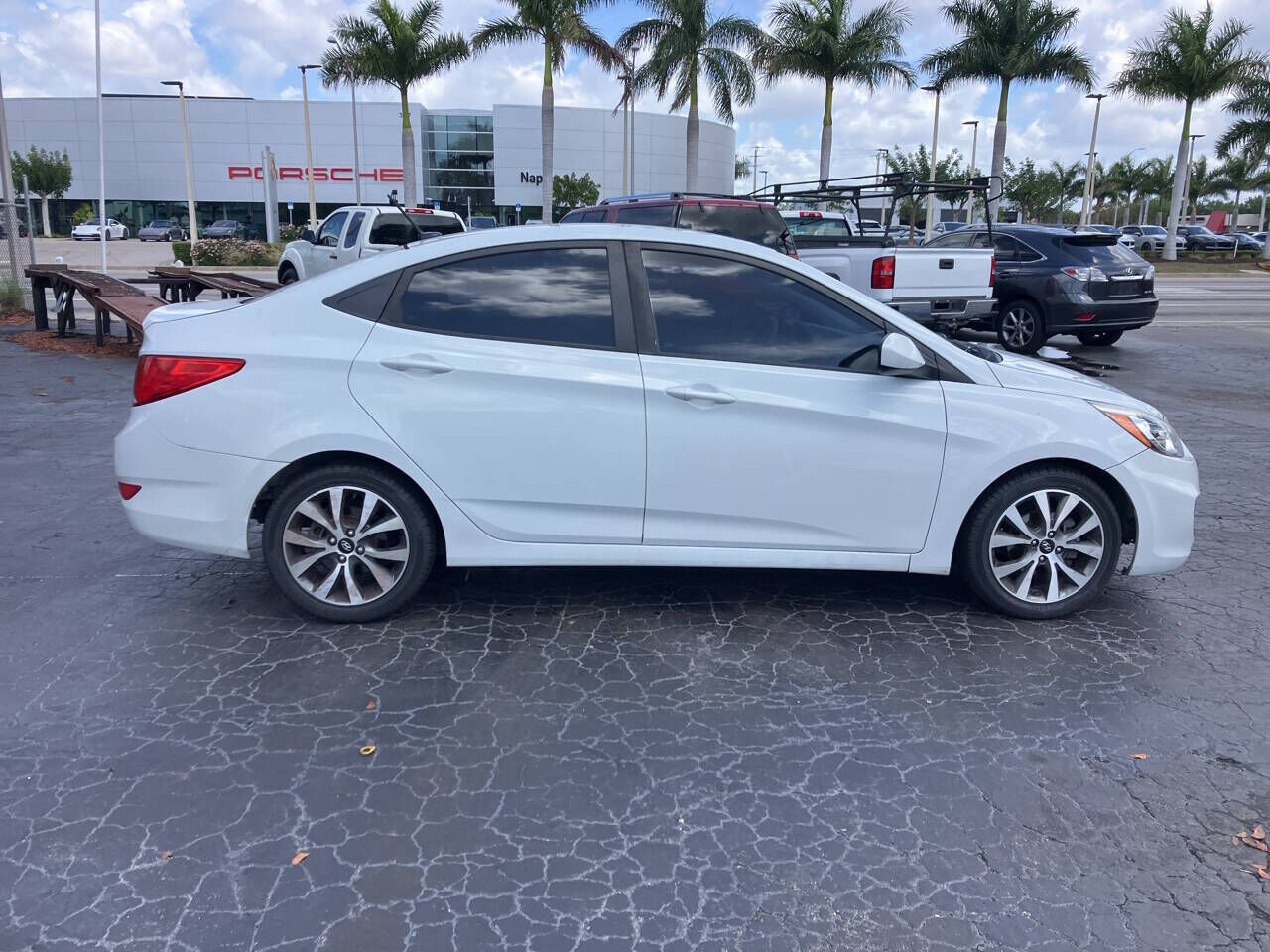 2017 HYUNDAI Accent