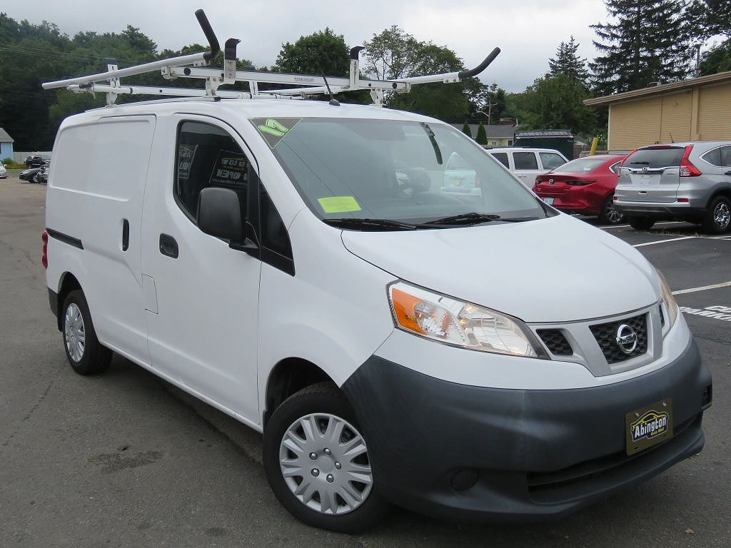 2017 NISSAN NV200