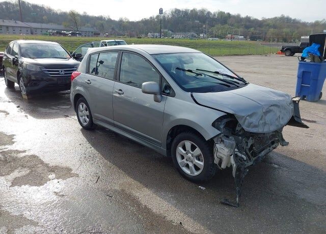 2011 NISSAN Versa