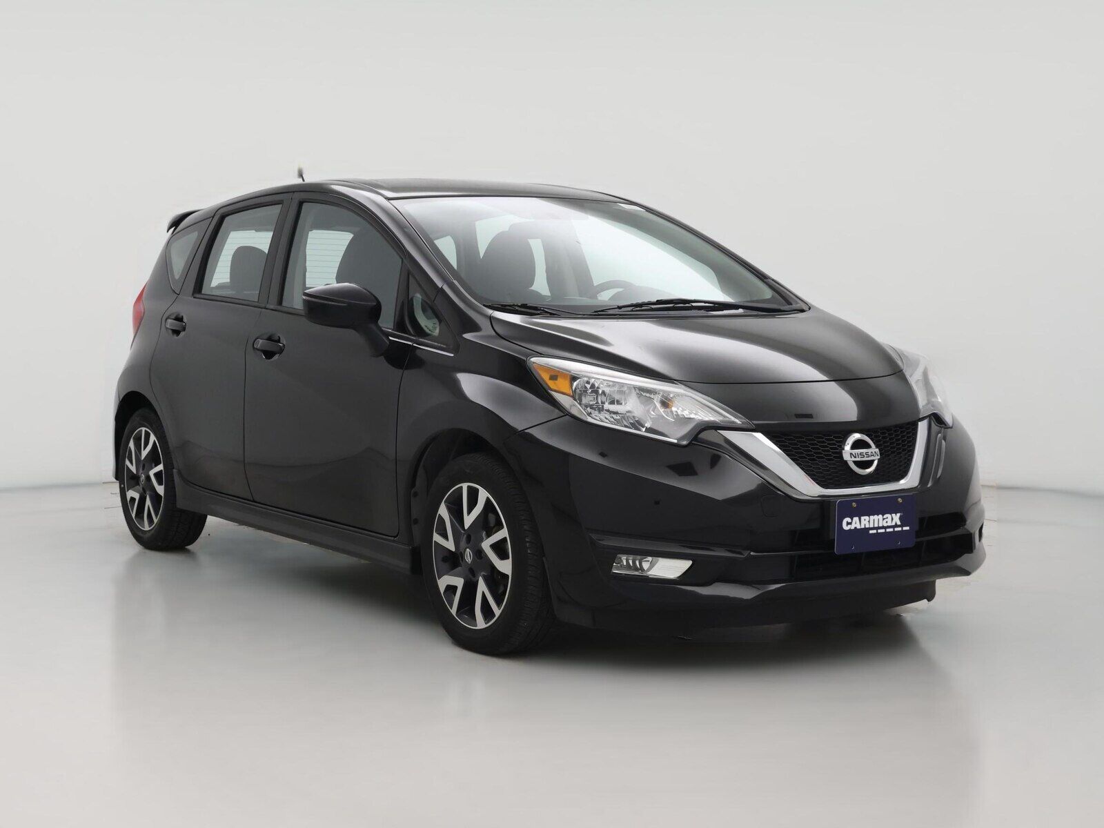 2017 NISSAN Versa