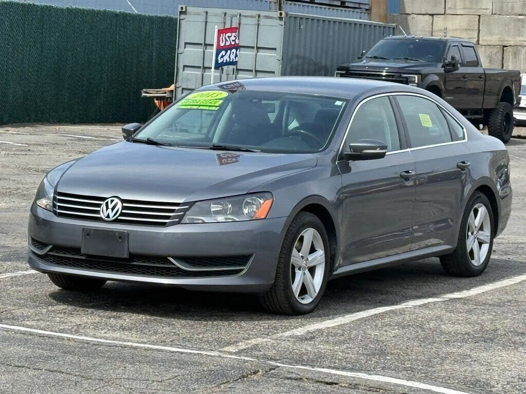 2013 VOLKSWAGEN Passat