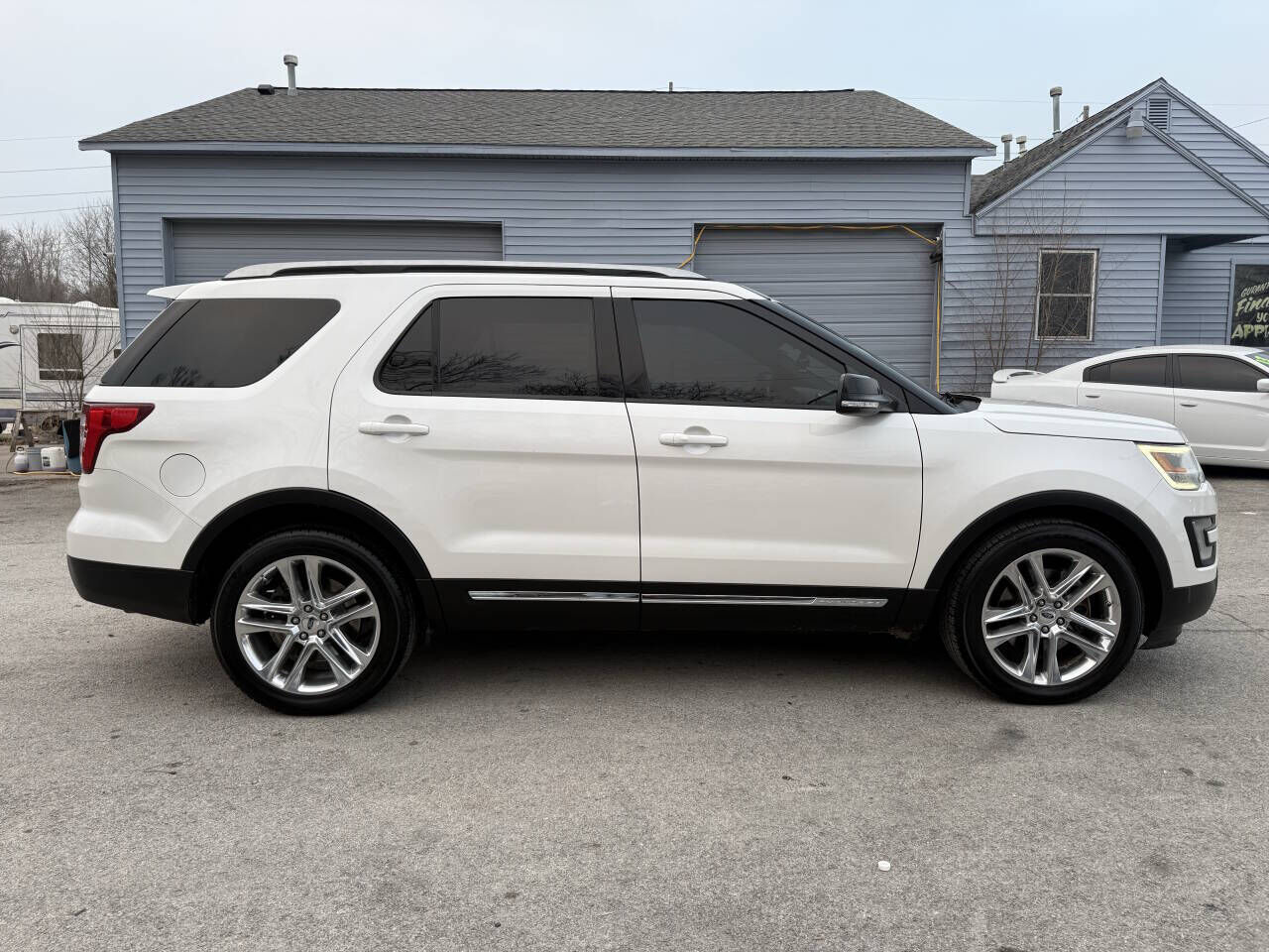 2016 FORD Explorer
