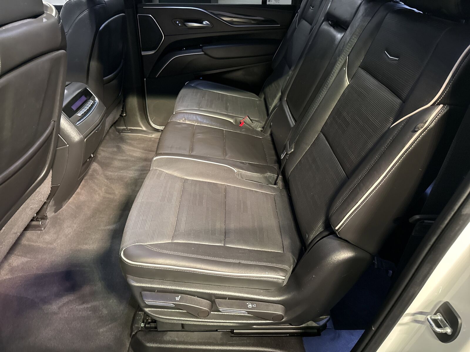 2022 CADILLAC Escalade ESV