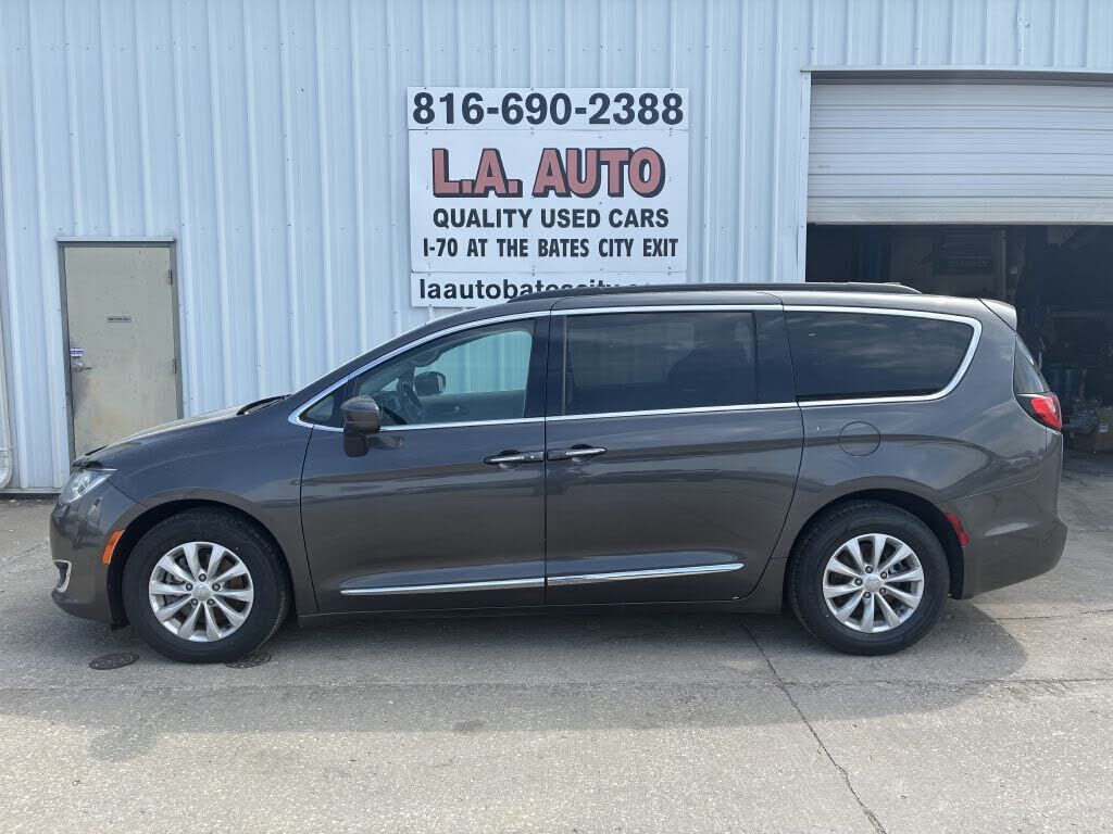 2017 CHRYSLER Pacifica
