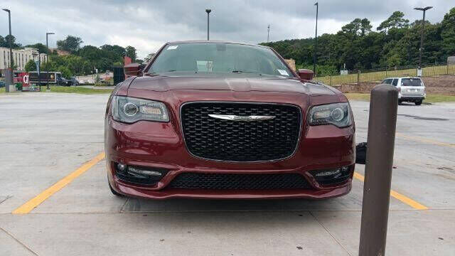 2019 CHRYSLER 300