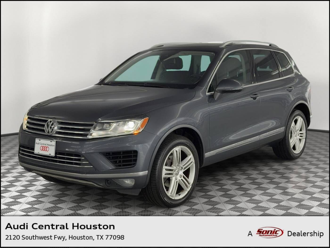 2015 VOLKSWAGEN Touareg