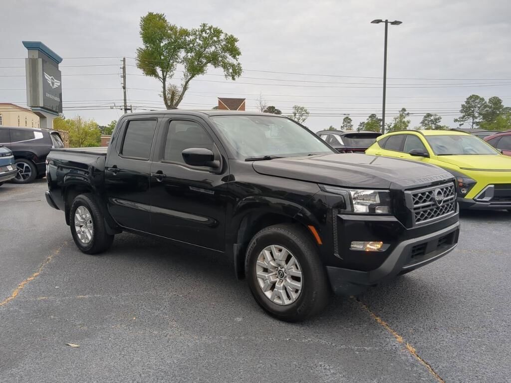 2022 NISSAN Frontier
